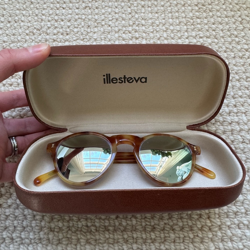 Illesteva Capri Sunglasses